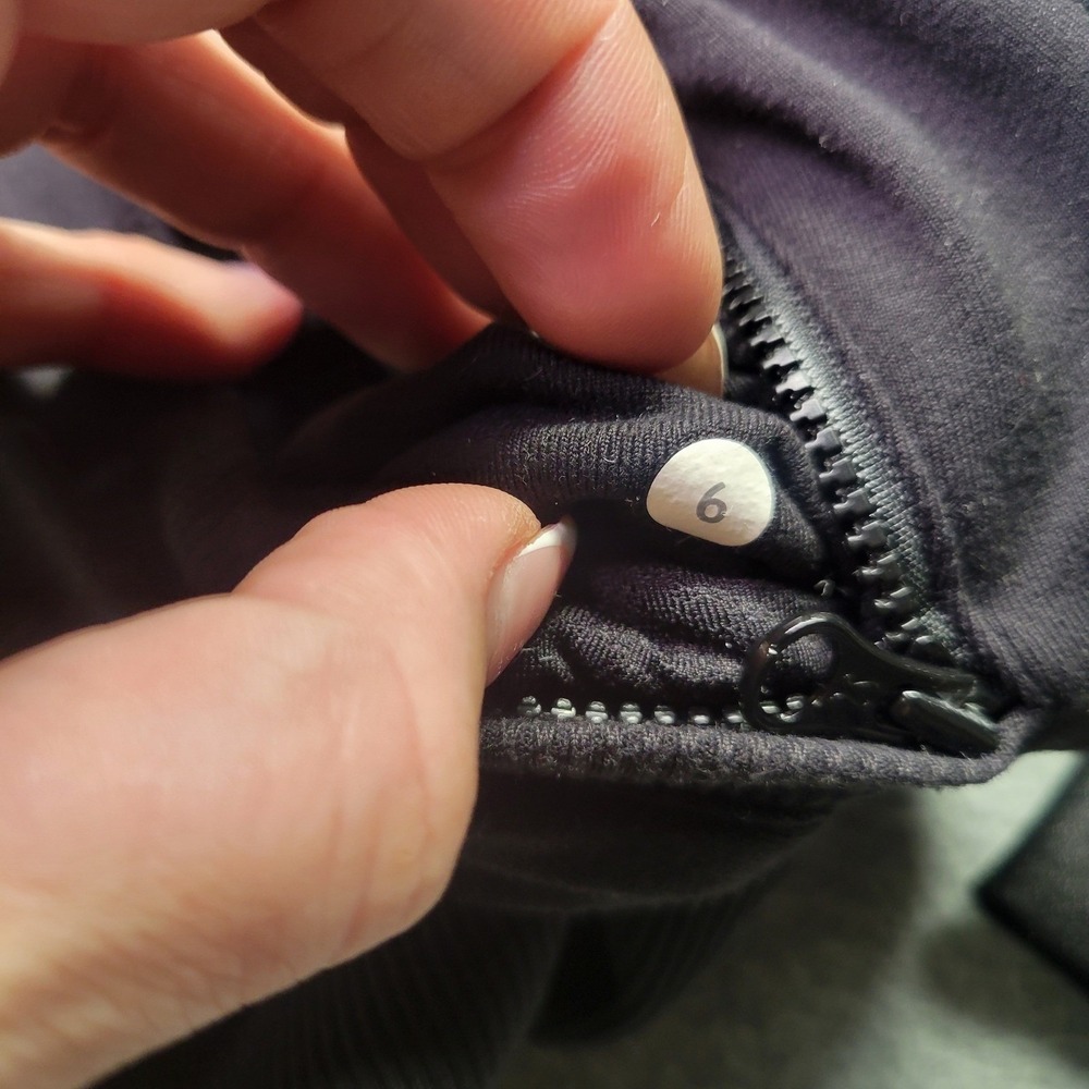Lululemon Full Zip Hoodie Black Fleece Namaskar Jacket Womens 6 Gym Running - Picture 6 of 13